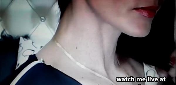  WATCH HER HOT PALE GIRLS NECK VEINS ON VIDEO